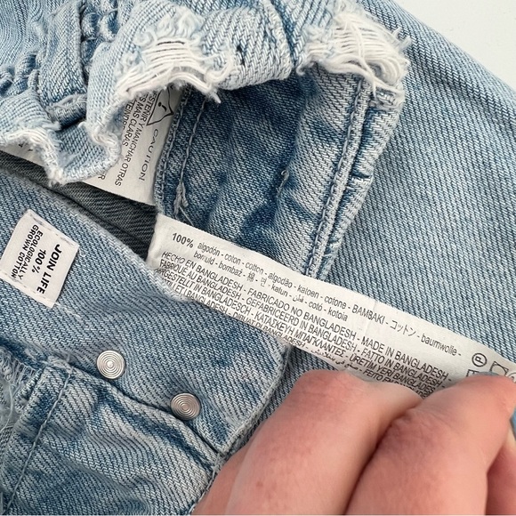 Zara High Rise Denim Mom Shorts Pleated Wedgie High - Picture 7 of 11